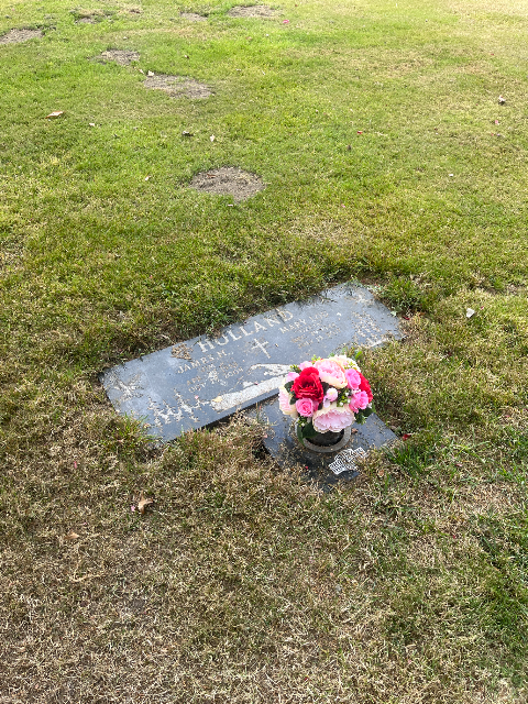 Flower delivery for MaryLou Uzeta Holland