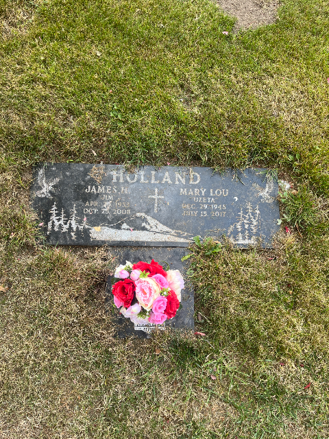 Flower delivery for MaryLou Uzeta Holland