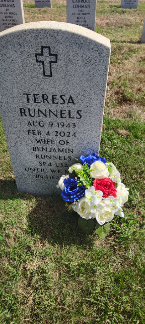 Flower delivery for Teresa D Runnels