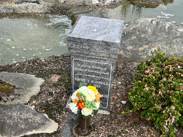 Flower delivery for Bonnie McDonald