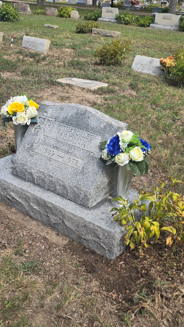 Flower delivery for Richard Lee Medina
