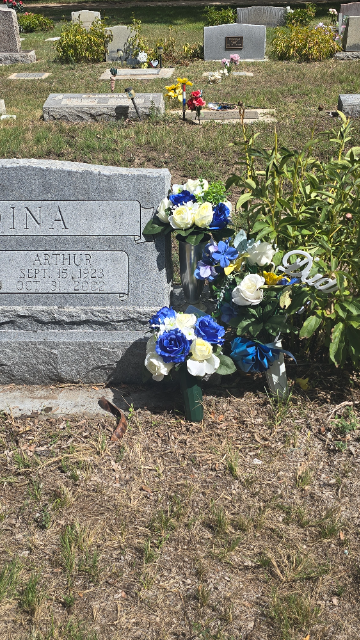 Flower delivery for Arthur Arellano Medina