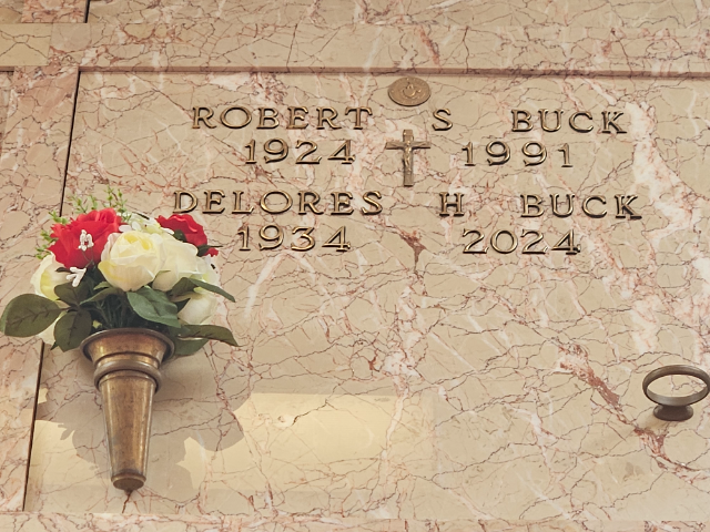 Flower delivery for Delores H Buck