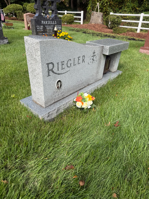 Flower delivery for David J Riegler