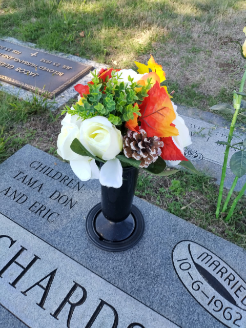 Flower delivery for Darlene Louise Richardson